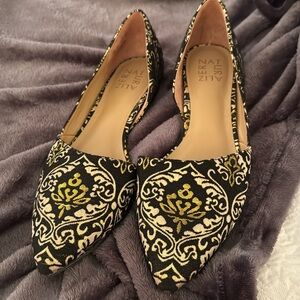 Naturalizer EUC Pointed Toe Flats